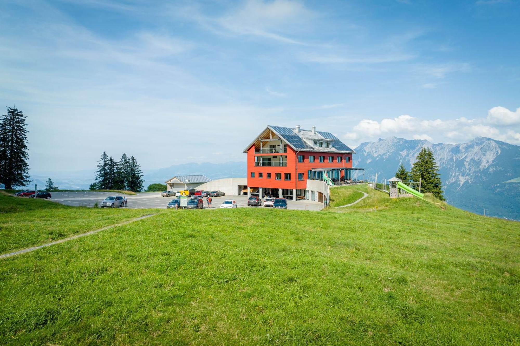 Hotel Restaurant Berghaus Malbun Buchserberg بيوشس المظهر الخارجي الصورة
